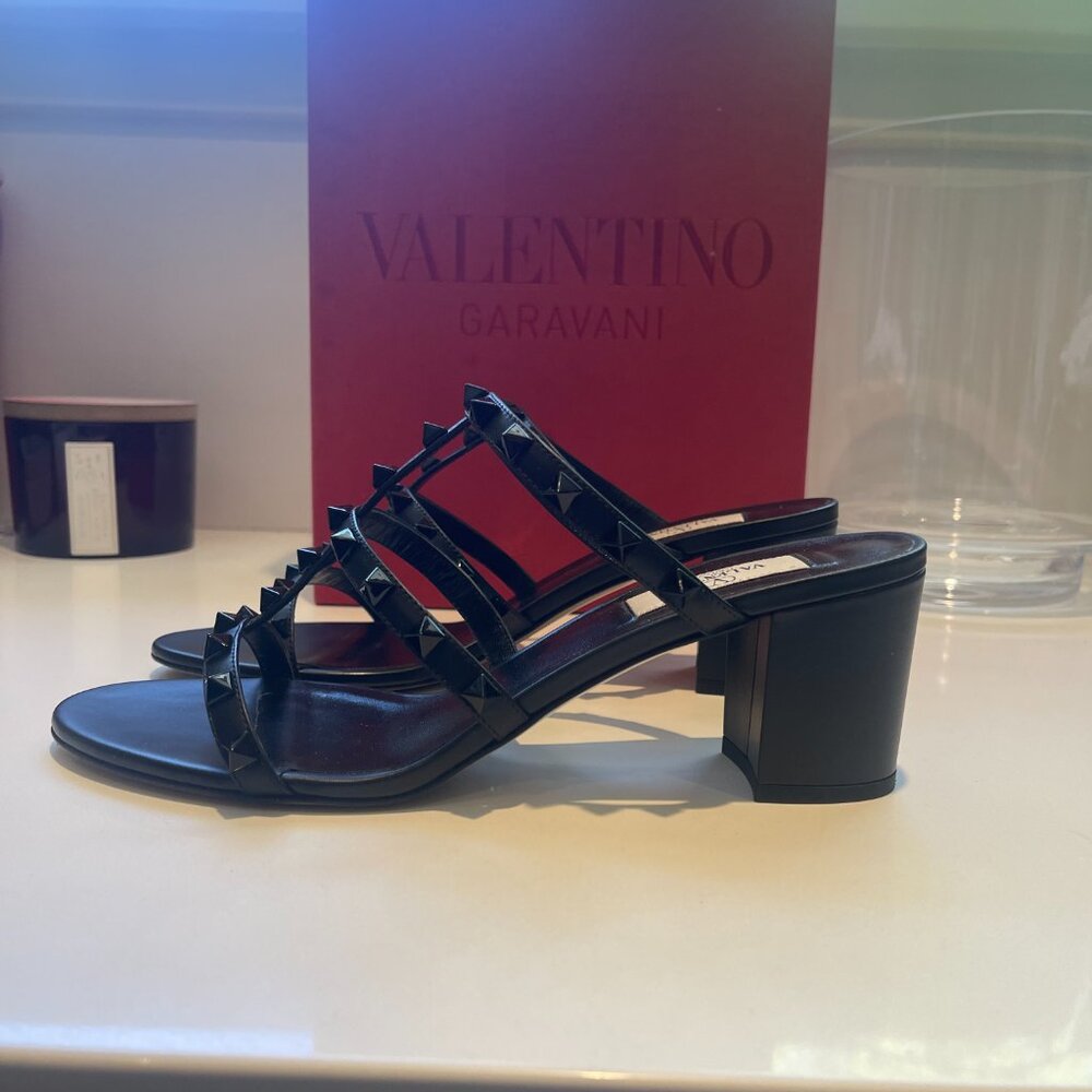 Valentino Garavani Rockstud Leather Slide Sandals (Black/Black) 39
